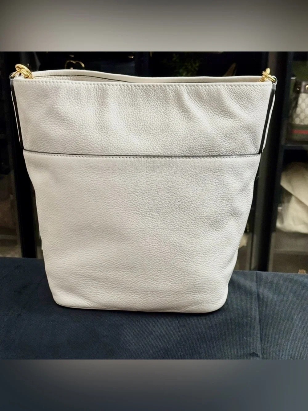 MARC JACOBS Empire City Leather Bucket Crossbody /Shoulder Bag In Ivory.